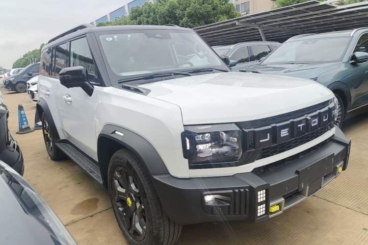Used JETOUR Shanhai Traveler C-DM 2025 206km XWD Conquer Extended Version 7 Seats Front Right 45 Deg