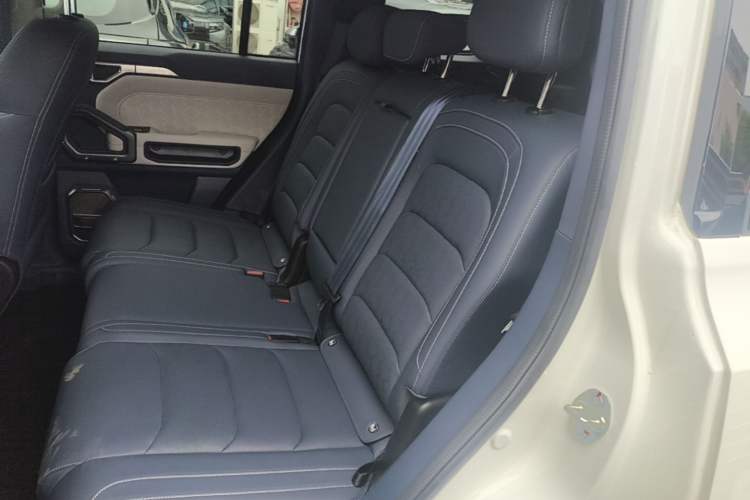Used JETOUR Shanhai Traveler C-DM 2025 206km XWD Conquer Extended Version 7 Seats Left Rear Seat
