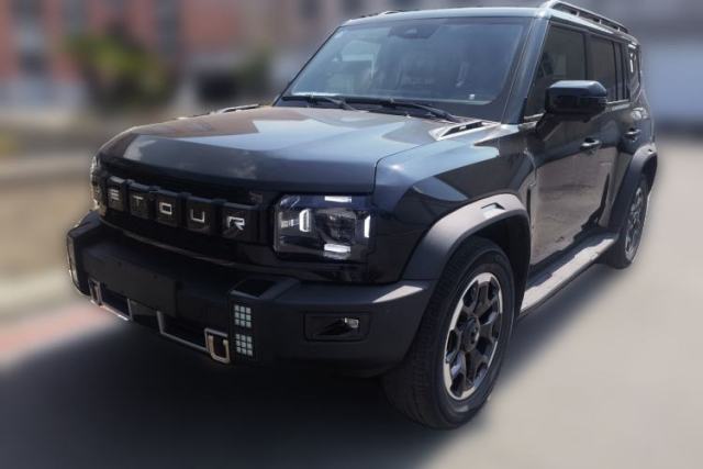 Ojetý JETOUR Shanhai Traveler C-DM 2026 Model 212km Crossroad