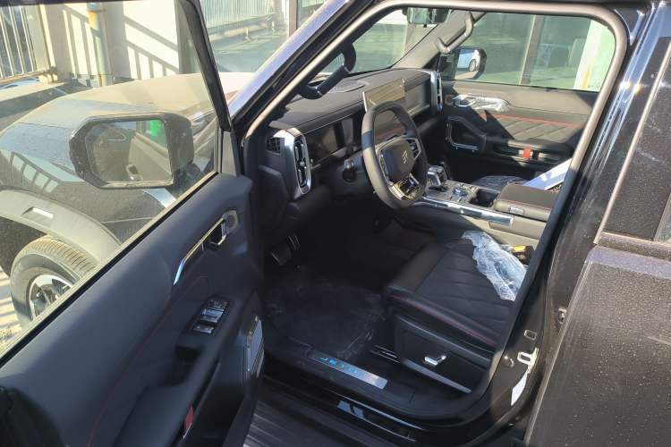 Used JETOUR Shanhai Traveler C-DM 2026 Model 129km Discovery Interior 3