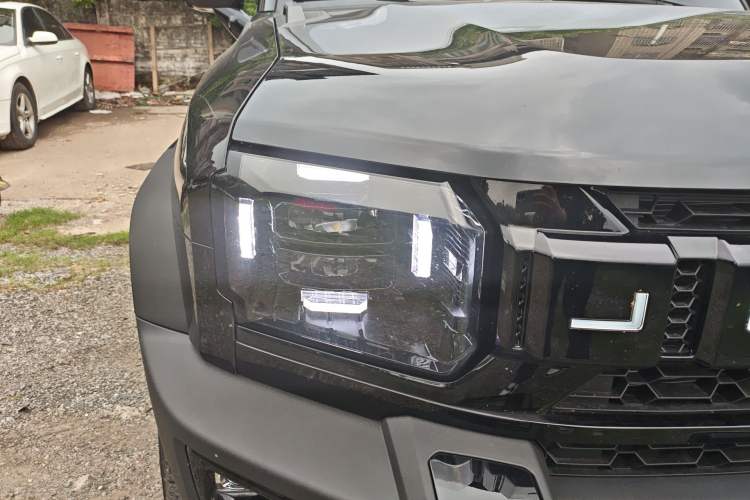 Used JETOUR Shanhai Traveler C-DM 2026 Model 211km XWD Huawei Qiankun Intelligent Driving Right Front Headlight