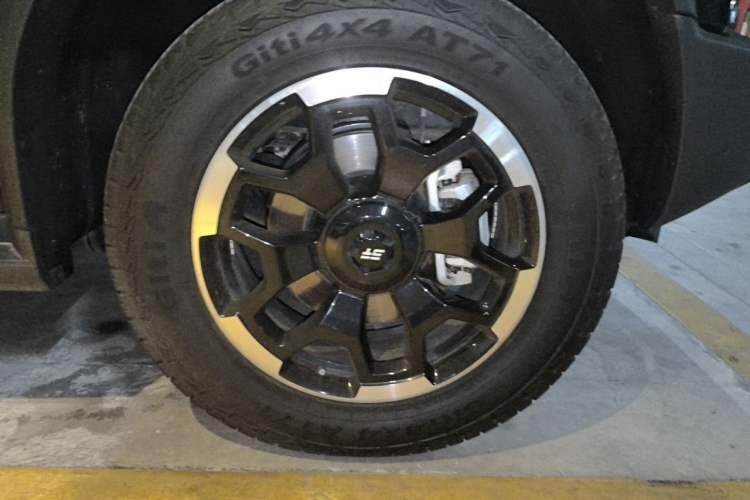 Used JETOUR Shanhai Traveler C-DM 2026 Model 211km XWD Huawei Qiankun Intelligent Driving Right Front Wheel Hub