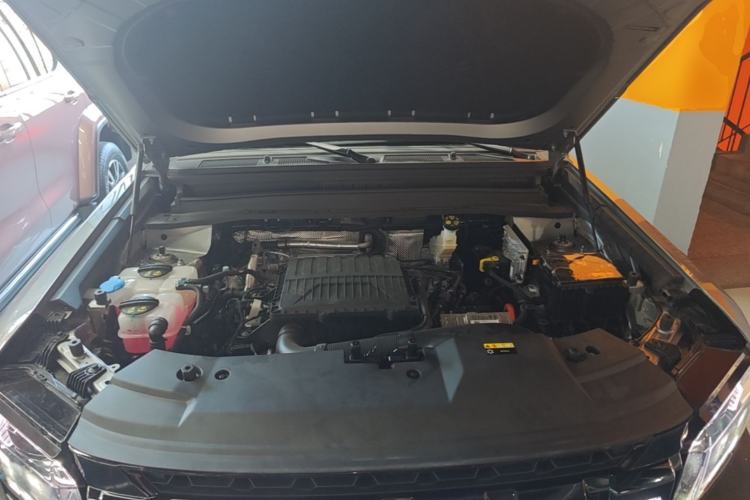 Used JETOUR Shanhai Traveler C-DM 2026 Model 212km Huawei Qiankun Intelligent Driving Engine Bay