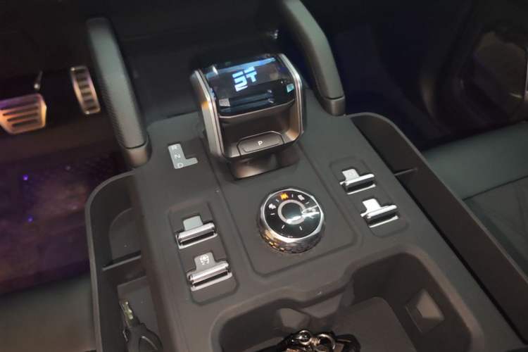 Used JETOUR Shanhai Traveler C-DM 2026 Model 212km Huawei Qiankun Intelligent Driving Gear Lever