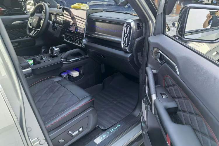 Used JETOUR Shanhai Traveler C-DM 2026 Model 212km Huawei Qiankun Intelligent Driving Right Front Seat