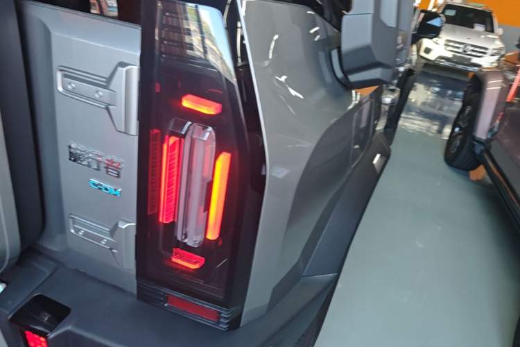 Used JETOUR Shanhai Traveler C-DM 2026 Model 212km Huawei Qiankun Intelligent Driving Right Rear Taillight