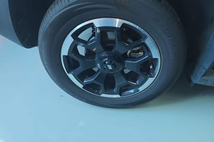 Used JETOUR Shanhai Traveler C-DM 2026 Model 212km Huawei Qiankun Intelligent Driving Right Rear Wheel Hub