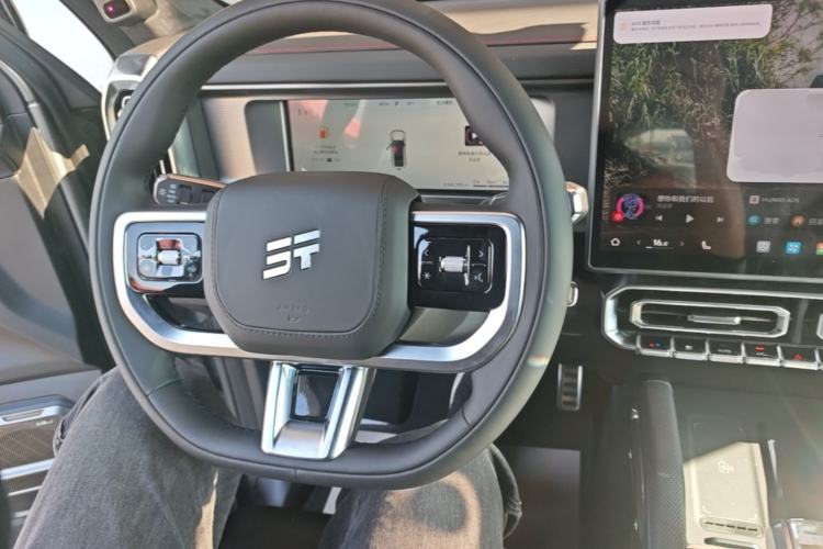 Used JETOUR Shanhai Traveler C-DM 2026 Model 212km Huawei Qiankun Intelligent Driving Center Console