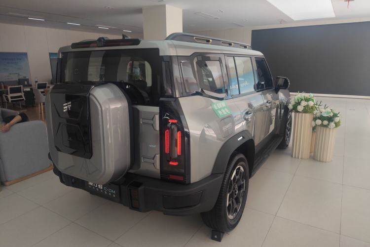 Used JETOUR Shanhai Traveler C-DM 2026 Model 129km Discovery Exterior 4