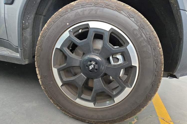 Used JETOUR Shanhai Traveler C-DM 2026 Model 211km XWD Huawei Qiankun Intelligent Driving Right Front Wheel Hub