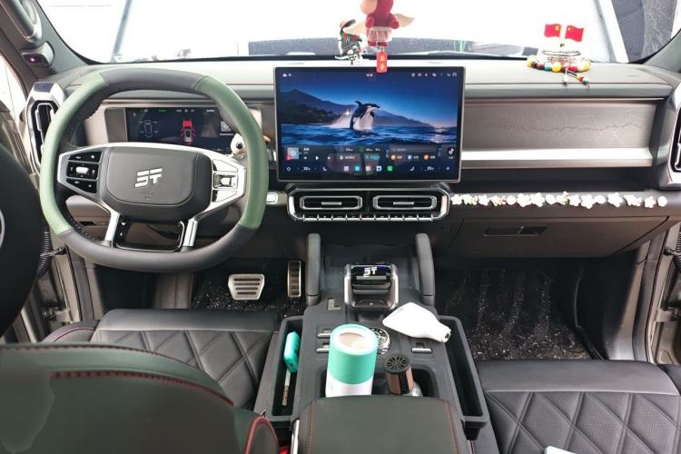 Used JETOUR Shanhai Traveler C-DM 2026 Model 129km Discovery Center Console