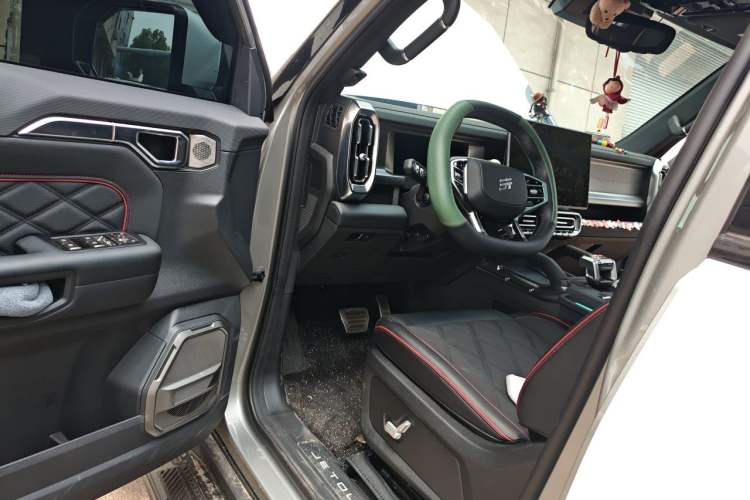 Used JETOUR Shanhai Traveler C-DM 2026 Model 129km Discovery Driver Seat