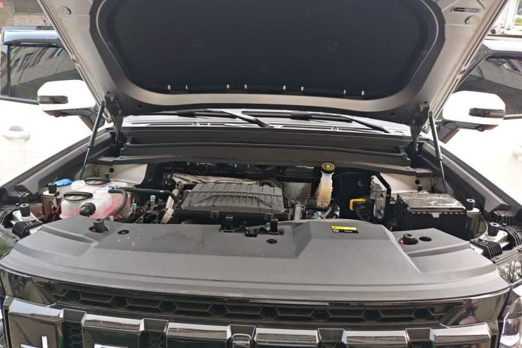 Used JETOUR Shanhai Traveler C-DM 2026 Model 129km Discovery Engine Bay