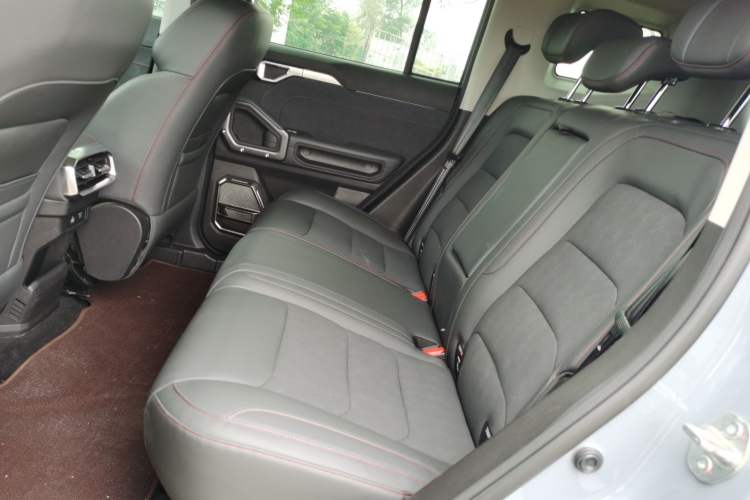 Used JETOUR Traveler 2023 2.0T All-Wheel-Drive CrossPRO Left Rear Seat