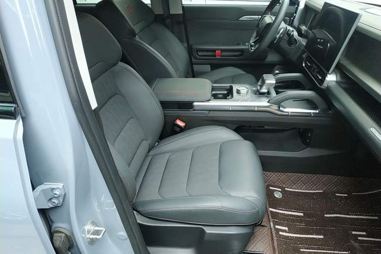 Used JETOUR Traveler 2023 2.0T All-Wheel-Drive CrossPRO Right Front Seat