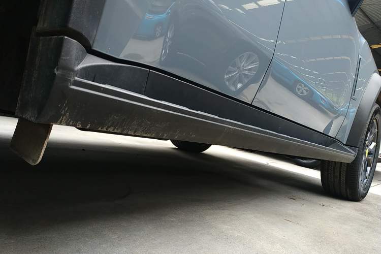 Used JETOUR Traveler 2023 2.0T All-Wheel-Drive CrossPRO Right Side Sill