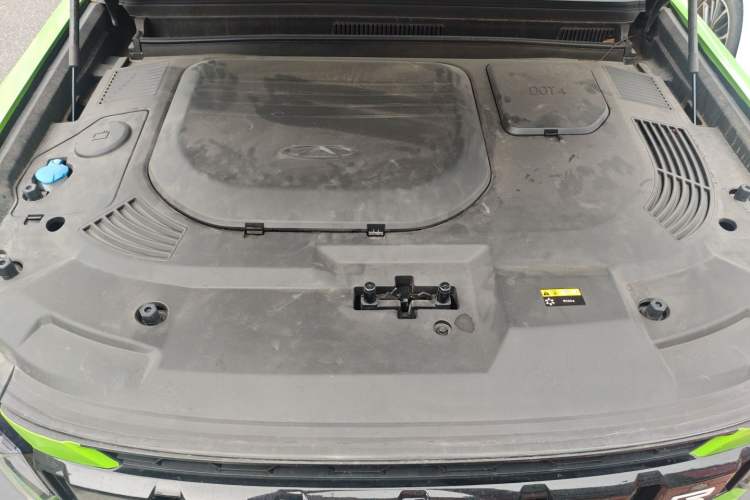 Used JETOUR Traveler 2023 2.0T Four-Wheel Drive Conqueror Engine Bay