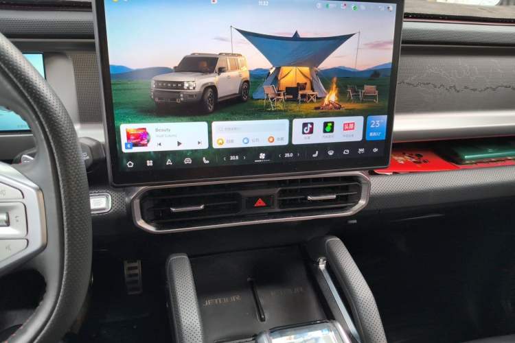 Used JETOUR Traveler 2023 2.0T All-Wheel Drive Conquer PRO Audio And AC Panel