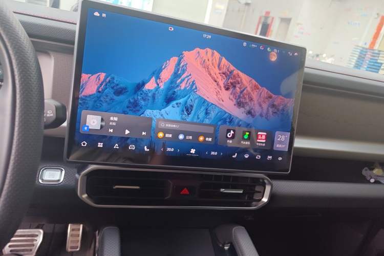 Used JETOUR Traveler 2023 2.0T Four-Wheel Drive Conqueror Audio And AC Panel
