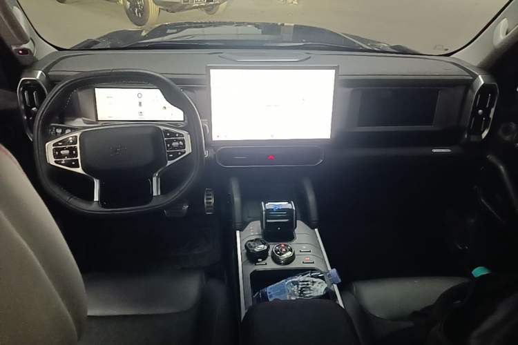 Used JETOUR Traveler 2023 2.0T Four-Wheel Drive Conqueror Center Console