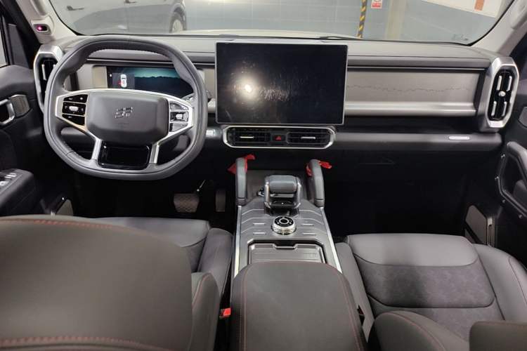 Used JETOUR Traveler 2023 1.5T Two-Wheel Drive Discovery PRO Center Console
