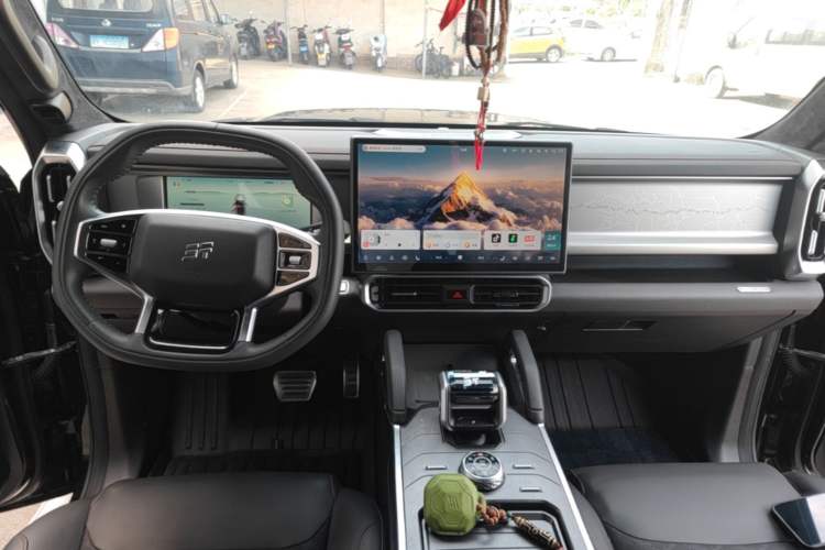 Used JETOUR Traveler 2023 2.0T All-Wheel Drive Conquer PRO Center Console