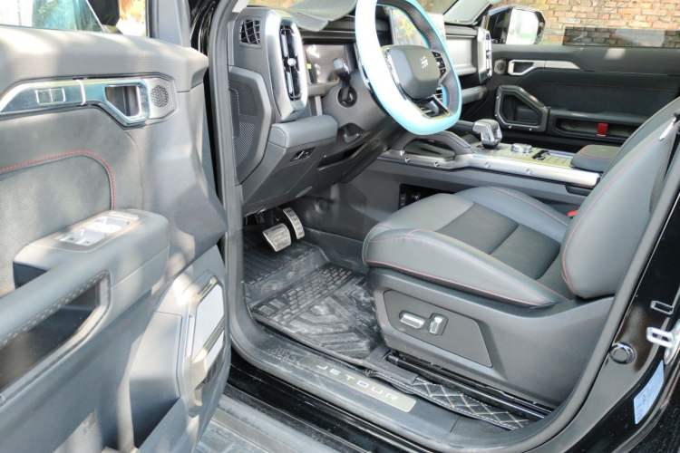 Used JETOUR Traveler 2023 2.0T All-Wheel-Drive CrossPRO Driver Seat