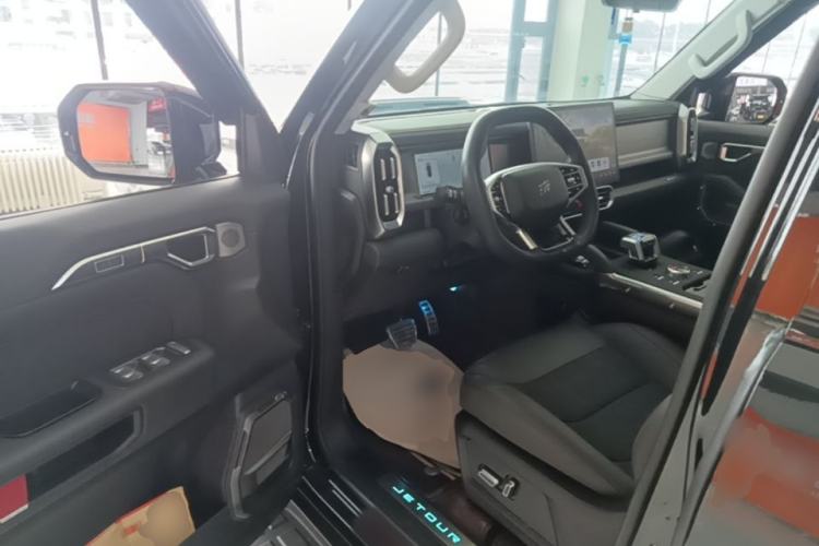 Used JETOUR Traveler 2023 2.0T Four-Wheel Drive Conqueror Driver Seat