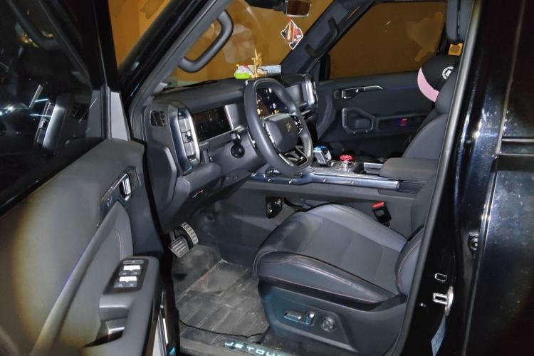 Used JETOUR Traveler 2023 2.0T All-Wheel Drive Conquer PRO Driver Seat
