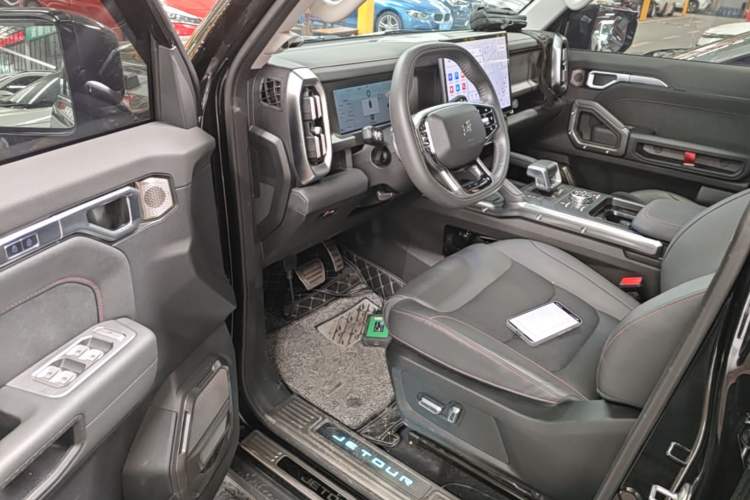 Used JETOUR Traveler 2023 2.0T All-Wheel-Drive CrossPRO Driver Seat