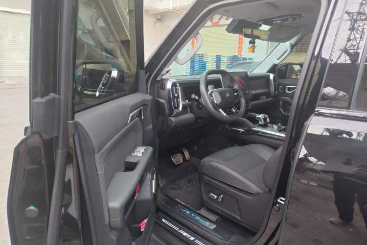 Used JETOUR Traveler 2023 2.0T Four-Wheel Drive Conqueror Driver Seat
