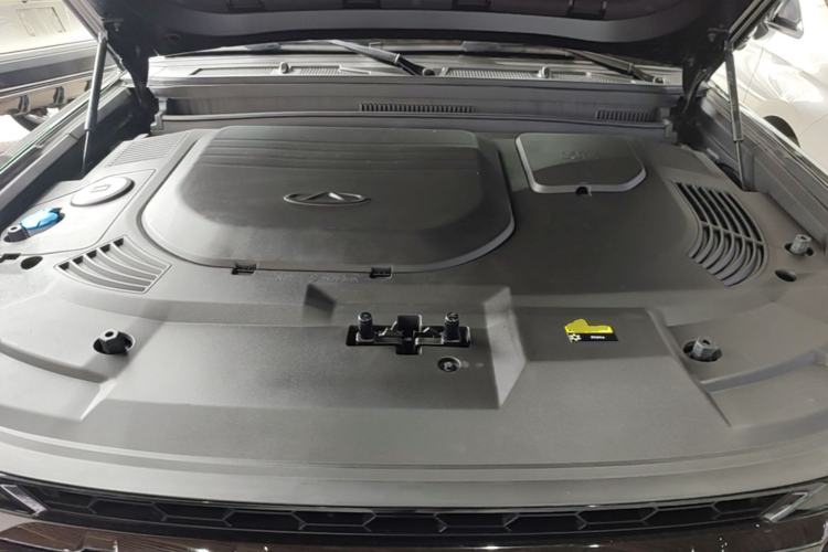 Used JETOUR Traveler 2023 2.0T All-Wheel-Drive CrossPRO Engine Bay
