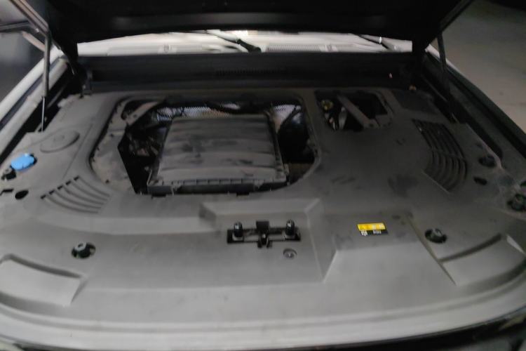 Used JETOUR Traveler 2023 2.0T All-Wheel-Drive CrossPRO Engine Bay