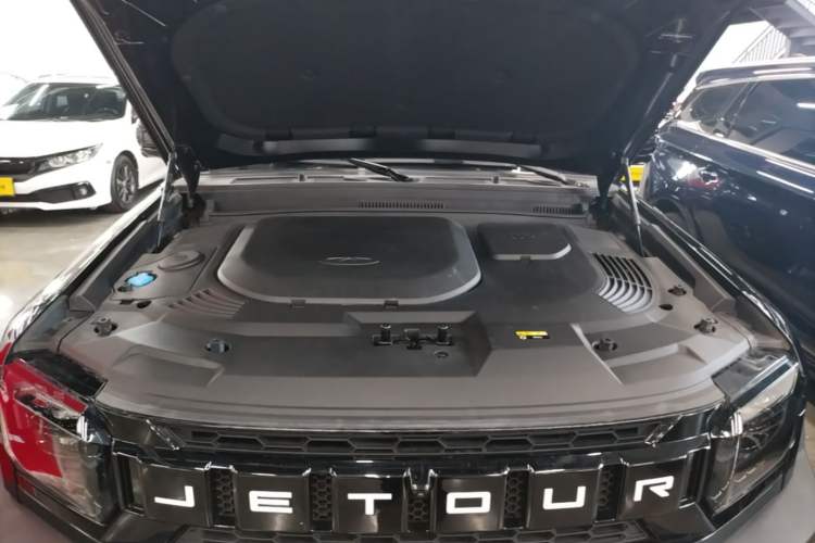 Used JETOUR Traveler 2023 2.0T All-Wheel-Drive CrossPRO Engine Bay