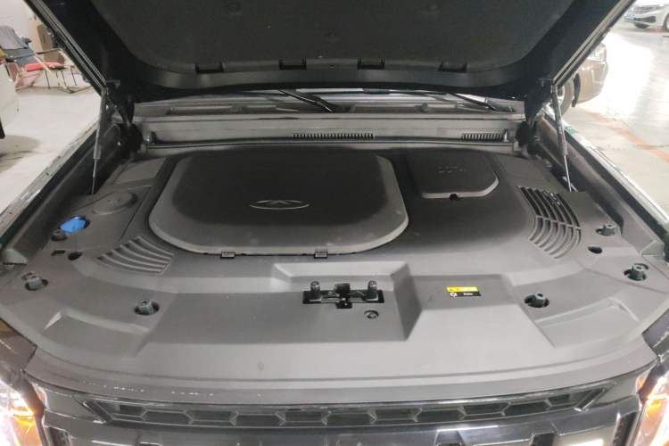 Used JETOUR Traveler 2023 2.0T All-Wheel Drive Conquer PRO Engine Bay