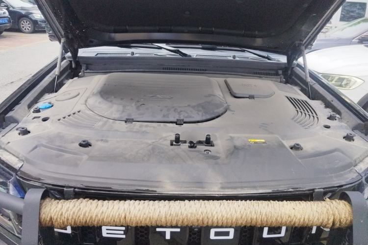 Used JETOUR Traveler 2023 2.0T All-Wheel-Drive CrossPRO Engine Bay