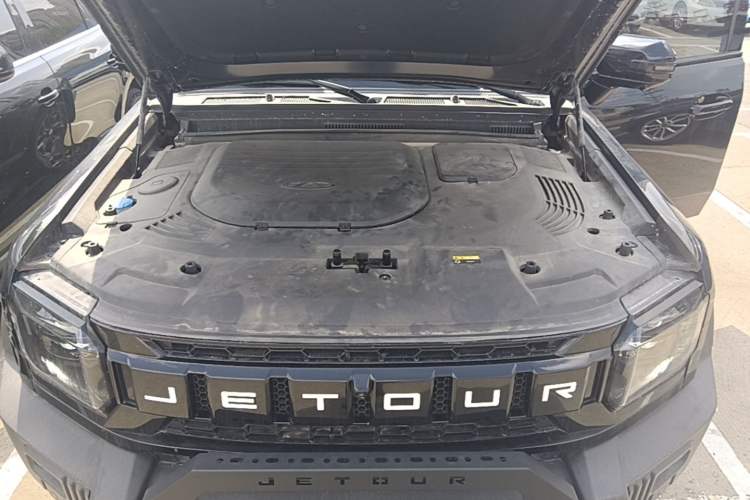 Used JETOUR Traveler 2023 2.0T All-Wheel-Drive CrossPRO Engine Bay