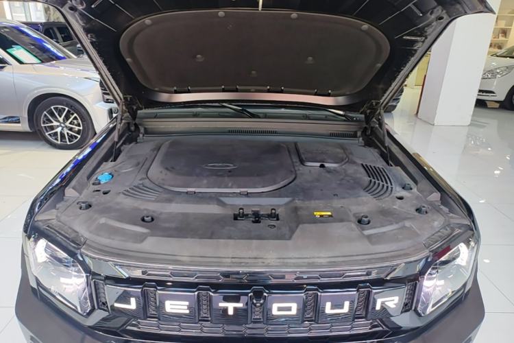 Used JETOUR Traveler 2023 2.0T Four-Wheel Drive Conqueror Engine Bay