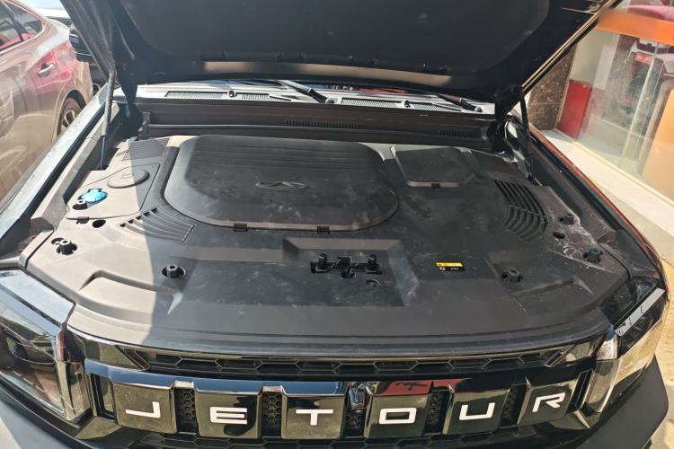 Used JETOUR Traveler 2023 2.0T Four-Wheel Drive Conqueror Engine Bay