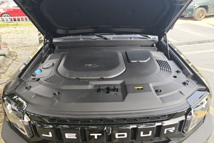 Used JETOUR Traveler 2023 2.0T All-Wheel-Drive CrossPRO Engine Bay