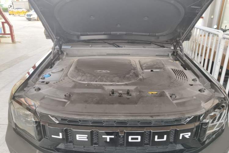 Used JETOUR Traveler 2023 2.0T All-Wheel Drive CrossPRO+ Engine Bay