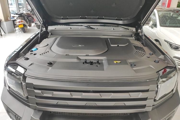 Used JETOUR Traveler 2023 2.0T All-Wheel-Drive CrossPRO Engine Bay