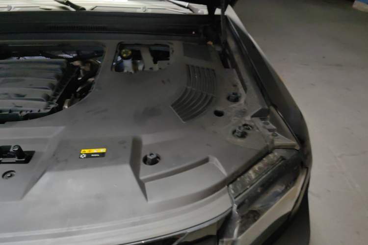 Used JETOUR Traveler 2023 2.0T All-Wheel-Drive CrossPRO Engine Bay Left
