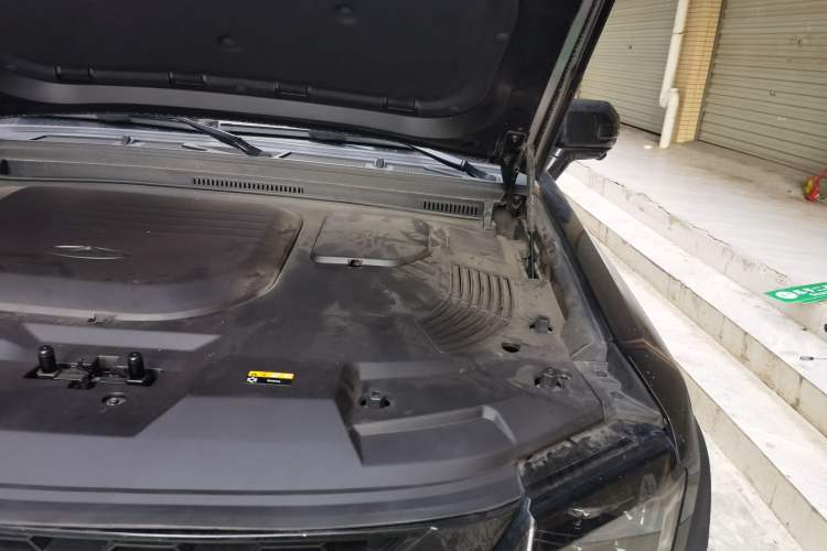 Used JETOUR Traveler 2023 1.5T Two-Wheel Drive Discovery PRO Engine Bay Left