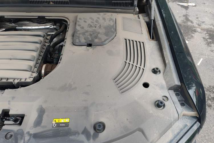 Used JETOUR Traveler 2023 2.0T All-Wheel-Drive CrossPRO Engine Bay Left
