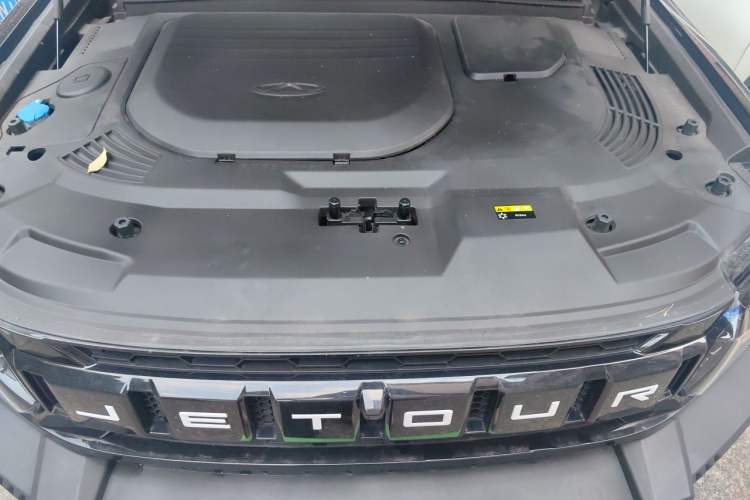 Used JETOUR Traveler 2023 2.0T All-Wheel-Drive CrossPRO Engine Bay