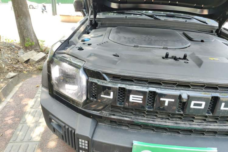 Used JETOUR Traveler 2023 2.0T All-Wheel-Drive CrossPRO Engine Bay Right