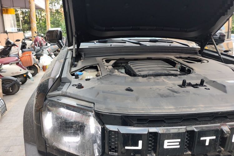 Used JETOUR Traveler 2023 1.5T Two-Wheel Drive Discovery PRO Engine Bay Right