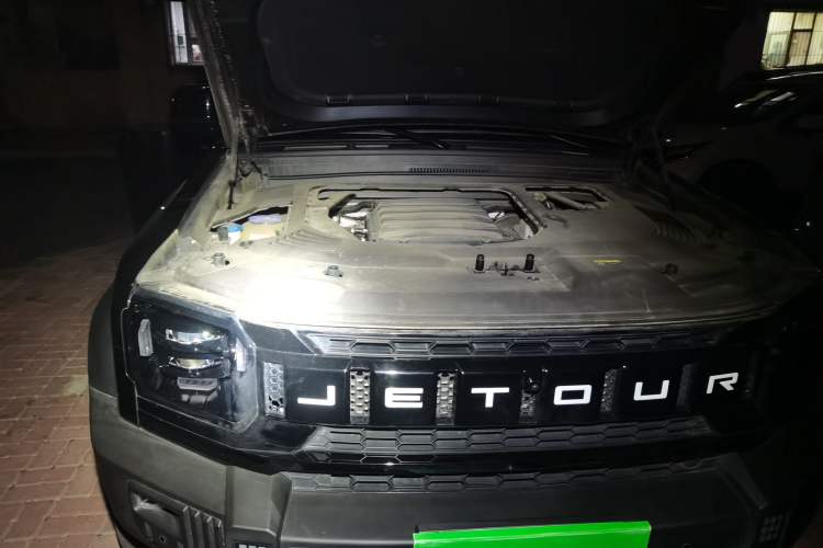 Used JETOUR Traveler 2023 2.0T All-Wheel-Drive CrossPRO Engine Bay Right