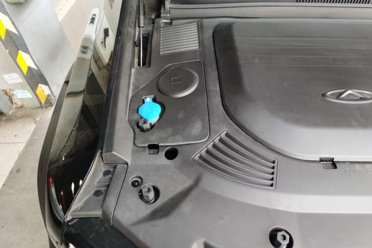 Used JETOUR Traveler 2023 2.0T All-Wheel Drive Conquer PRO Engine Bay Right